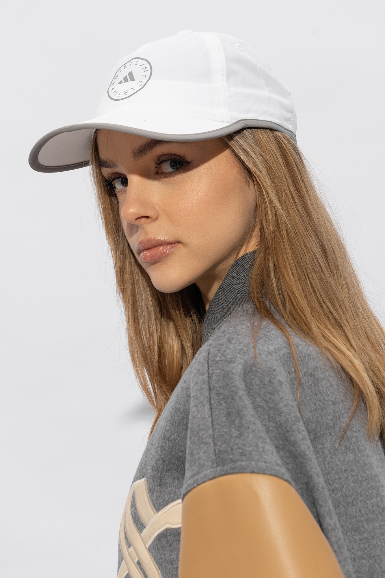 SchaferandweinerShops Japan Der adidas PRIMEKNIT Kragen ist anpassungsfahig und niedrig geschnitten und halt Sie fest White Baseball cap with logo ADIDAS by Stella McCartney